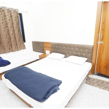 Premium Hotel Ujjain - G A R I M A - Near Mahakal Temple And Rivar - Railway Station - Hygiene & Spacious Room - With Wifi- And Parking Facilities - Best Hotel In Ujjain Bagian luar foto