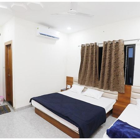 Premium Hotel Ujjain - G A R I M A - Near Mahakal Temple And Rivar - Railway Station - Hygiene & Spacious Room - With Wifi- And Parking Facilities - Best Hotel In Ujjain Bagian luar foto