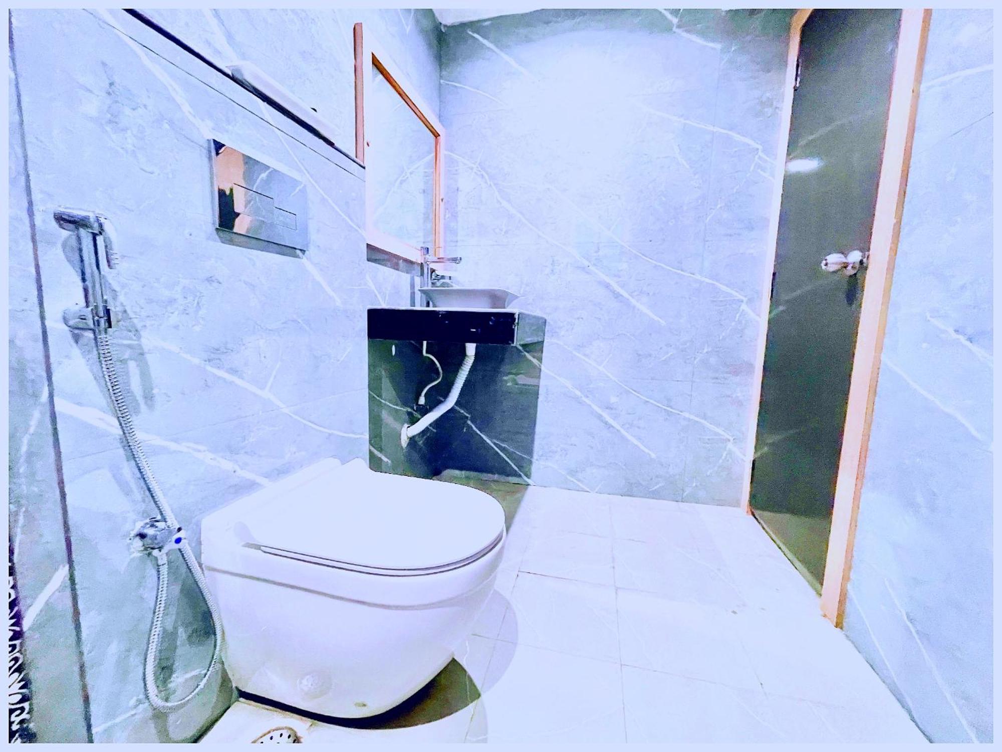Premium Hotel Ujjain - G A R I M A - Near Mahakal Temple And Rivar - Railway Station - Hygiene & Spacious Room - With Wifi- And Parking Facilities - Best Hotel In Ujjain Bagian luar foto
