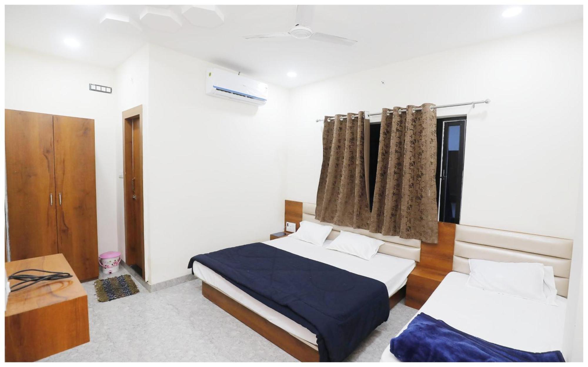 Premium Hotel Ujjain - G A R I M A - Near Mahakal Temple And Rivar - Railway Station - Hygiene & Spacious Room - With Wifi- And Parking Facilities - Best Hotel In Ujjain Bagian luar foto