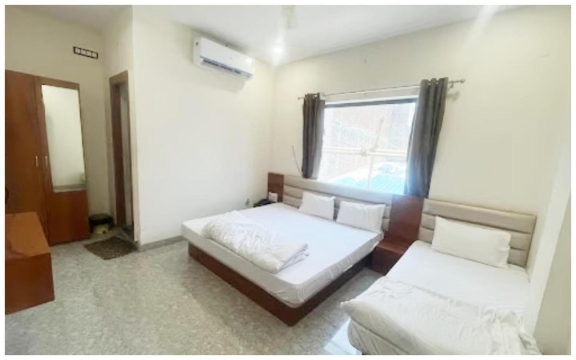 Premium Hotel Ujjain - G A R I M A - Near Mahakal Temple And Rivar - Railway Station - Hygiene & Spacious Room - With Wifi- And Parking Facilities - Best Hotel In Ujjain Bagian luar foto