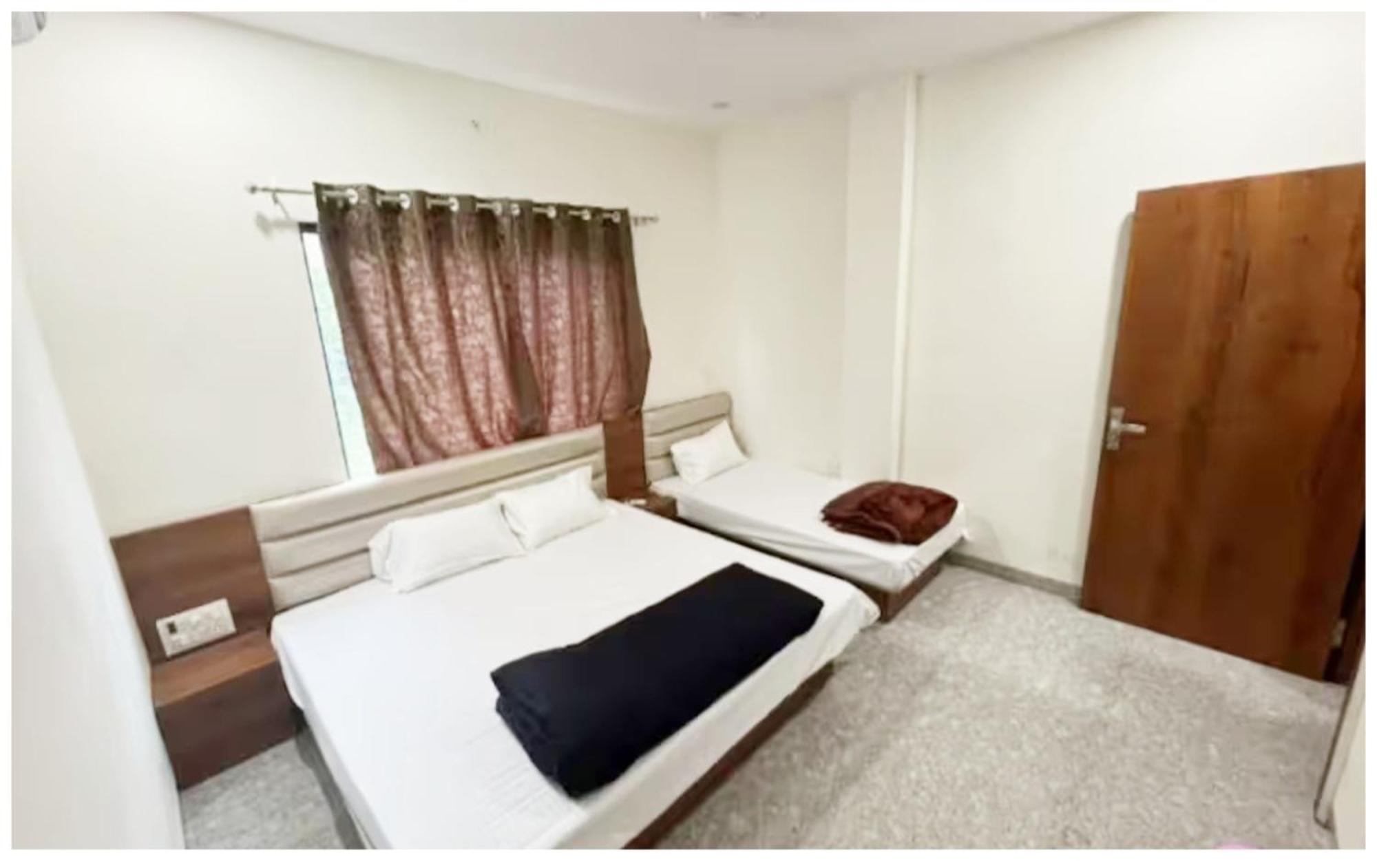 Premium Hotel Ujjain - G A R I M A - Near Mahakal Temple And Rivar - Railway Station - Hygiene & Spacious Room - With Wifi- And Parking Facilities - Best Hotel In Ujjain Bagian luar foto